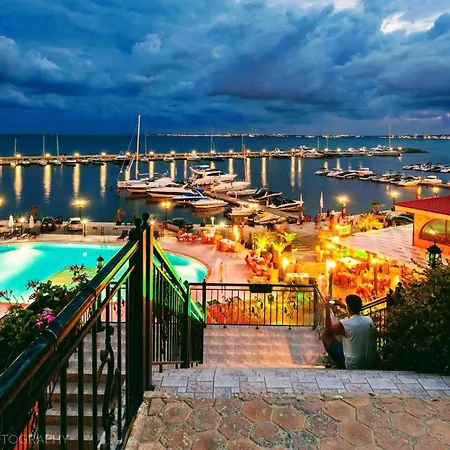 Private Admiral With Gorgeus Veranda Sveti Vlas
