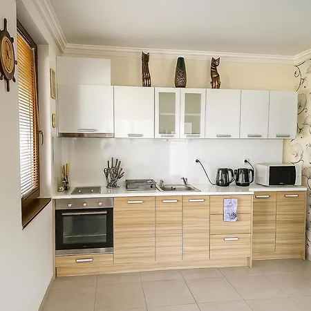 Private Admiral With Gorgeus Veranda Apartamento Sveti Vlas