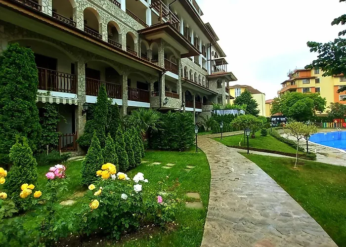 Olymp Skyview Апартаменти *